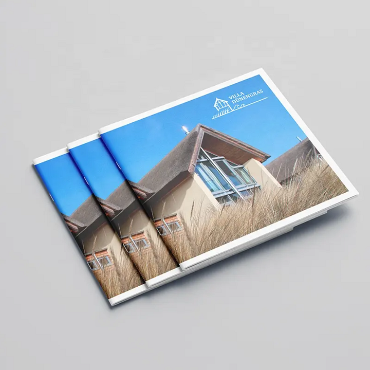 folleto encuadernado con grapas