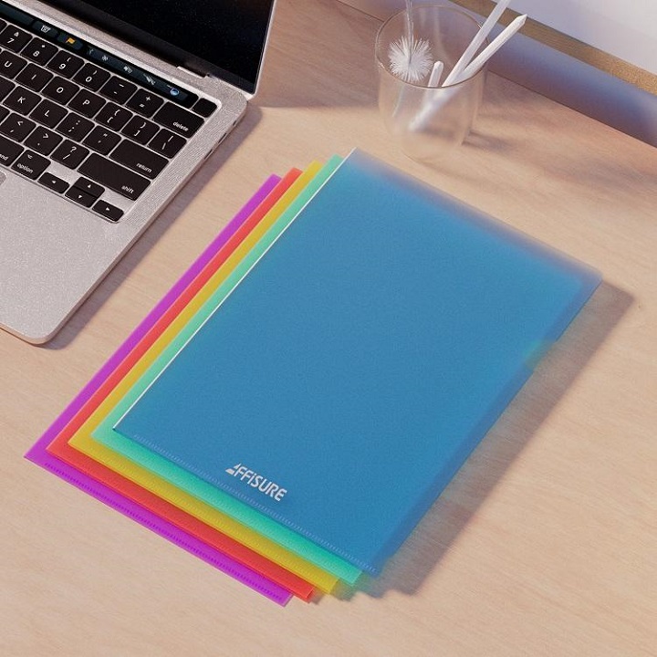 carpeta transparente en forma de l